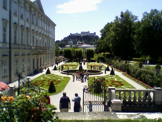 Castelo de Mirabell com seus jardins